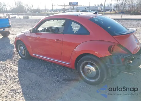 2018 Volkswagen Beetle 2.0T Coast/2.0T S z USA, uszkodzony, nr VIN 3VWFD7AT4JM705489